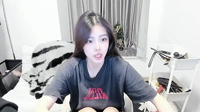 bbtt544 online show from March 19, 2025, 2:35 pm