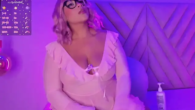 SussieRogers online show from September 20, 2025, 1:01 pm