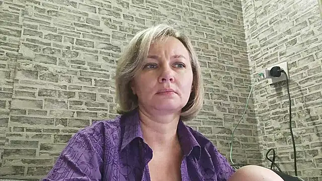 EdithManning online show from February 1, 2025, 10:48 am