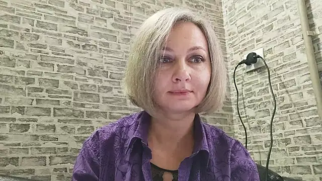 EdithManning online show from February 3, 2025, 6:34 am