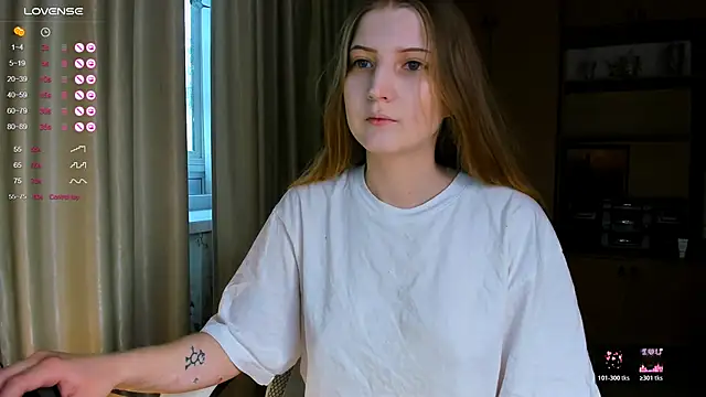 Snapshot of princessaalicc chatting on November 19, 2025, 11:32 am princessaalicc online show from November 19, 2025, 11:32 am