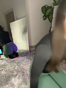 LeonieLindner online show from February 18, 2025, 5:42 pm