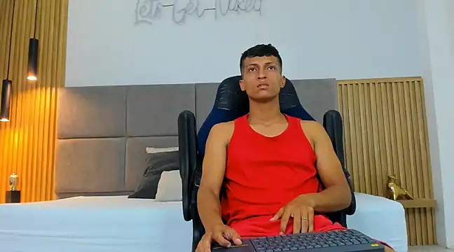 wolf james123 online show from February 5, 2025, 3:02 am