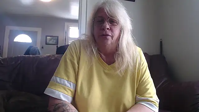 canadiancougar1965 online show from February 20, 2025, 3:19 pm