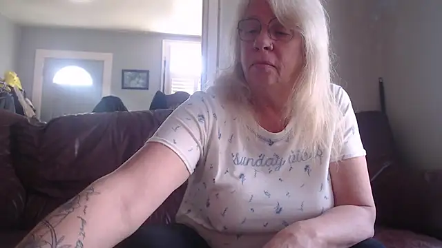 canadiancougar1965 online show from March 9, 2025, 1:48 pm