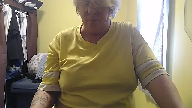 canadiancougar1965 online show from February 24, 2026, 4:16 pm