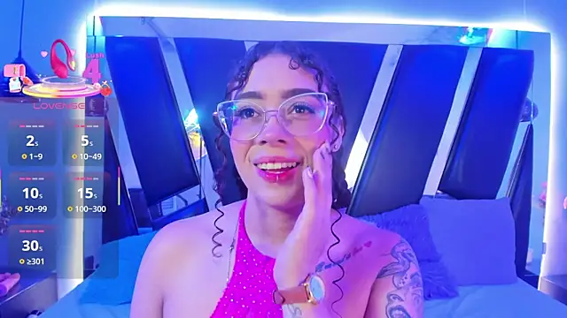 antonelllepiercee online show from October 4, 2025, 9:40 am