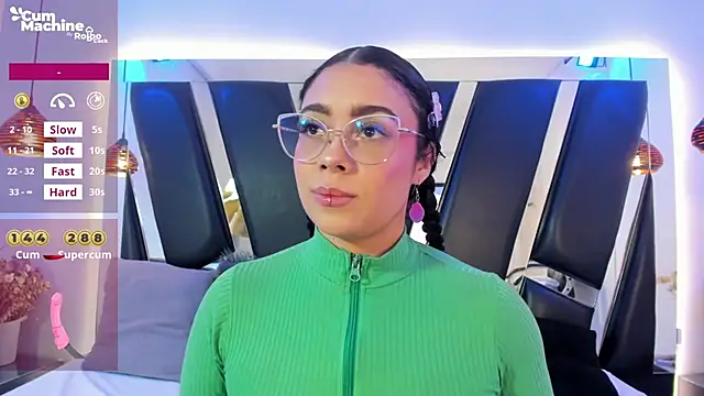 antonelllepiercee online show from November 4, 2025, 11:31 am