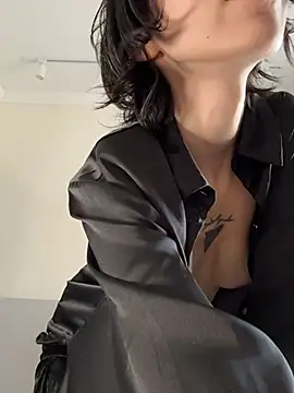 kikidoll online show from April 23, 2026, 2:57 am