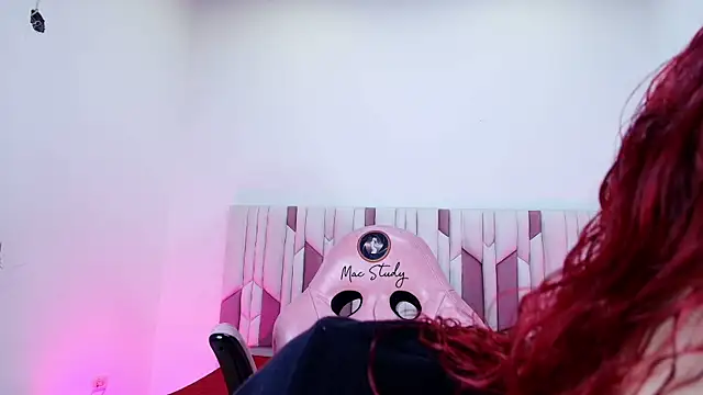 mia stanfort online show from September 17, 2025, 7:15 pm