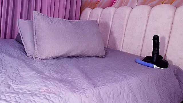 mia stanfort online show from February 26, 2026, 7:13 pm