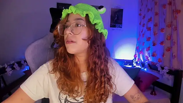 Snapshot of _Moon_Johnson chatting on March 21, 2025, 12:07 am  Moon Johnson online show from March 21, 2025, 12:07 am