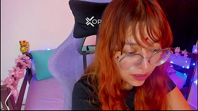 Snapshot of _Moon_Johnson chatting on October 30, 2025, 1:51 am  Moon Johnson online show from October 30, 2025, 1:51 am