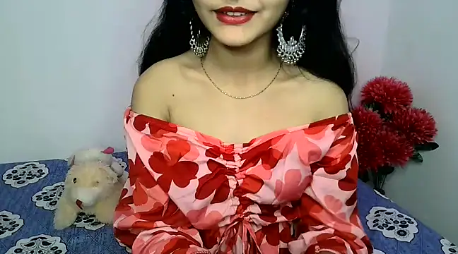 SUZY FROMUS online show from December 19, 2024, 6:23 am