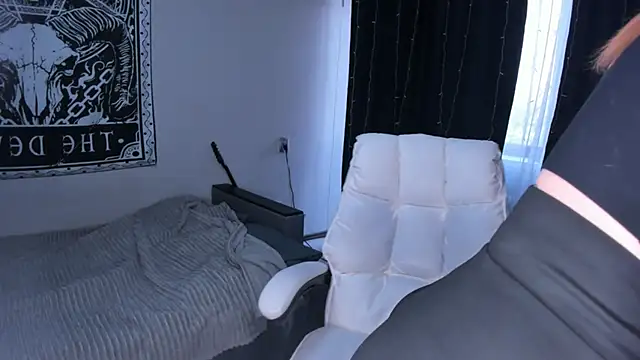 Snapshot of MelissaBryant chatting on March 10, 2025, 5:11 am MelissaBryant online show from March 10, 2025, 5:11 am