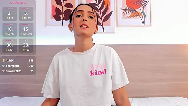 nataliiiiia online show from March 13, 2025, 5:39 pm