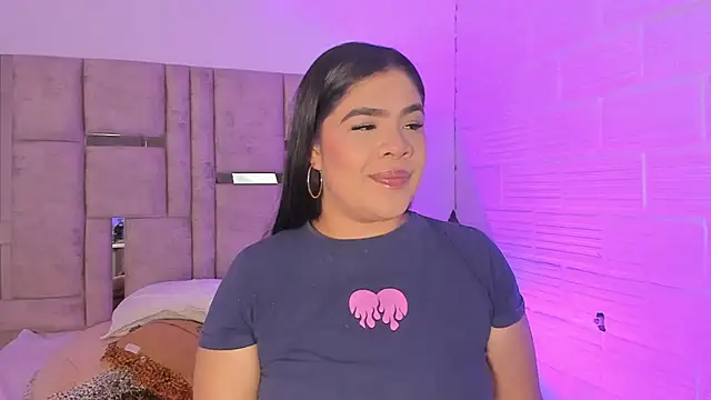 EmmaBecket2 online show from October 22, 2025, 4:46 am