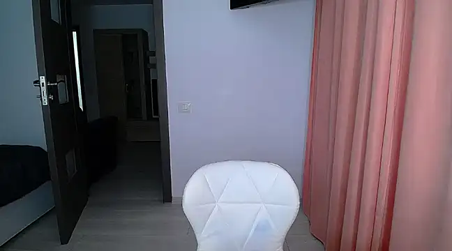 Julianna68 online show from February 10, 2025, 8:53 pm