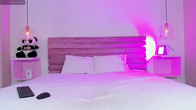 AbyCooper online show from March 13, 2025, 7:39 pm