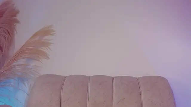 sara gwen online show from October 9, 2025, 1:14 am