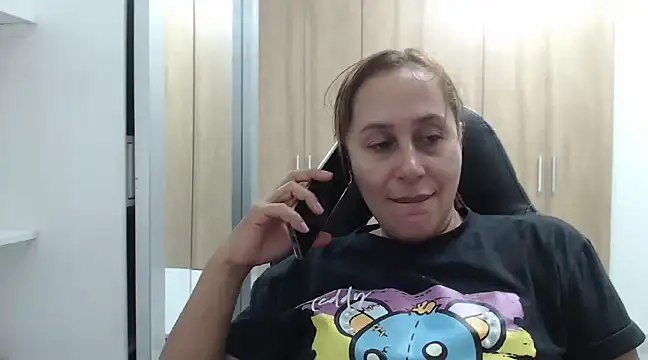 Snapshot of RoxanaLove9 chatting on January 13, 2025, 4:28 am RoxanaLove9 online show from January 13, 2025, 4:28 am