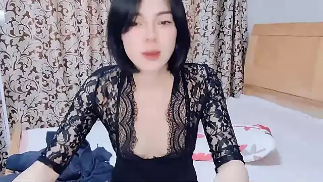 Snapshot of Linda-LL chatting on February 18, 2025, 6:04 am Linda-LL online show from February 18, 2025, 6:04 am