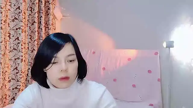 Snapshot of Linda-LL chatting on March 7, 2025, 2:23 pm Linda-LL online show from March 7, 2025, 2:23 pm