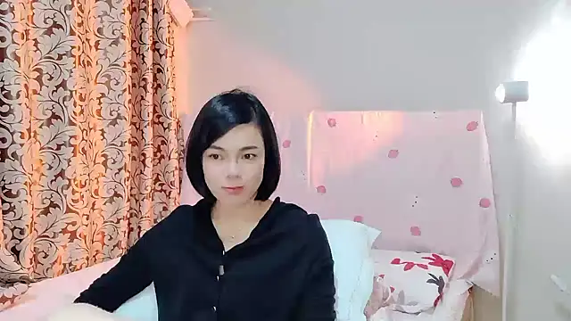 Snapshot of Linda-LL chatting on March 15, 2025, 12:24 pm Linda-LL online show from March 15, 2025, 12:24 pm