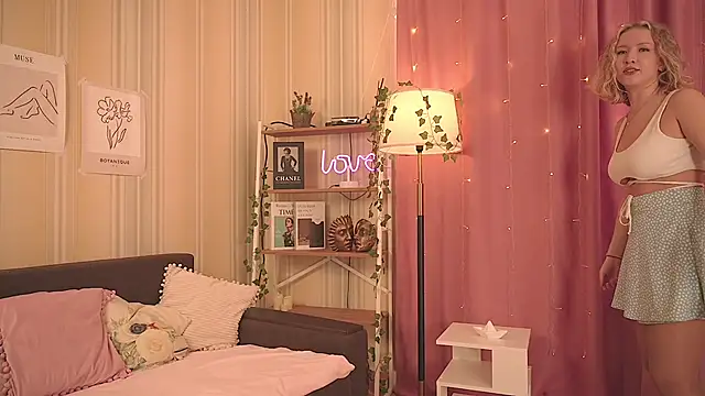 ms evasweet online show from June 12, 2026, 10:36 am