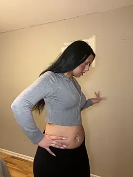 SweNatasha online show from April 4, 2026, 9:23 pm