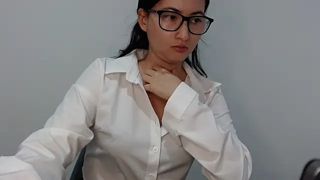 Snapshot of vanna_9 chatting on October 18, 2025, 4:19 pm vanna 9 online show from October 18, 2025, 4:19 pm