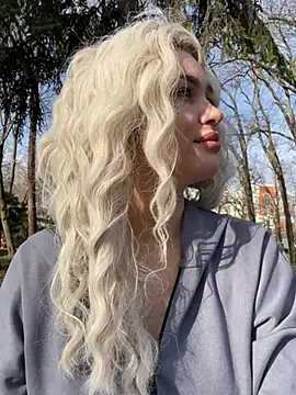 KikiWatson online show from January 8, 2025, 8:06 am