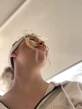 KikiWatson online show from March 13, 2025, 10:15 am