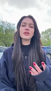 KikiWatson online show from April 20, 2026, 6:49 am