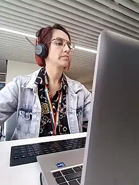 your red rose  online show from January 16, 2025, 4:28 pm