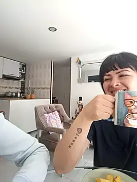 your red rose  online show from January 25, 2025, 3:09 pm