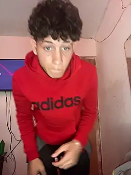 Snapshot of LatinBoysxxx chatting on March 20, 2025, 7:04 pm LatinBoysxxx online show from March 20, 2025, 7:04 pm