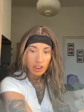 Snapshot of Bad_kitty777 chatting on October 28, 2025, 10:08 am Bad kitty777 online show from October 28, 2025, 10:08 am