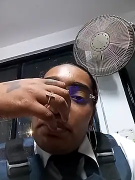 Snapshot of Cinnamon-Skin chatting on December 4, 2024, 3:59 am Cinnamon-Skin online show from December 4, 2024, 3:59 am