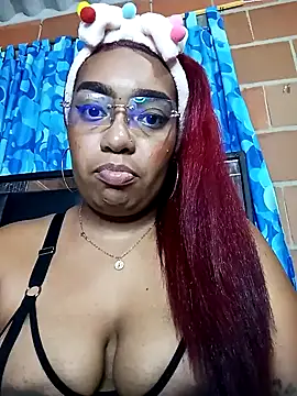 Snapshot of Cinnamon-Skin chatting on December 12, 2024, 2:48 am Cinnamon-Skin online show from December 12, 2024, 2:48 am