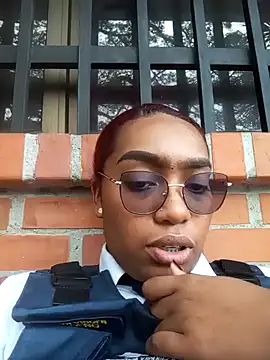 Snapshot of Cinnamon-Skin chatting on January 2, 2025, 4:35 pm Cinnamon-Skin online show from January 2, 2025, 4:35 pm