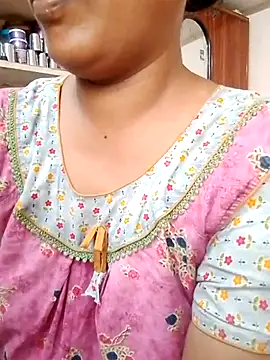 Snapshot of sneha_telugu_girl chatting on March 8, 2025, 2:23 am sneha telugu girl online show from March 8, 2025, 2:23 am