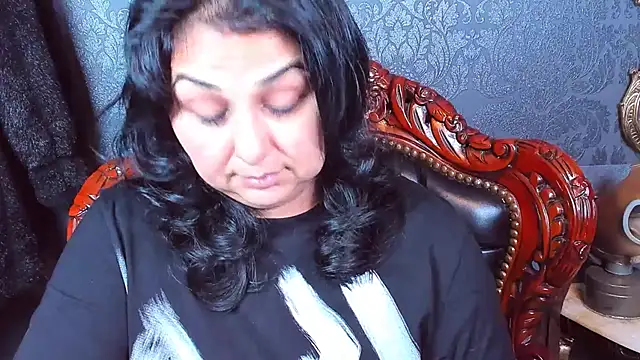 SelenaNoctis online show from November 28, 2025, 7:33 am