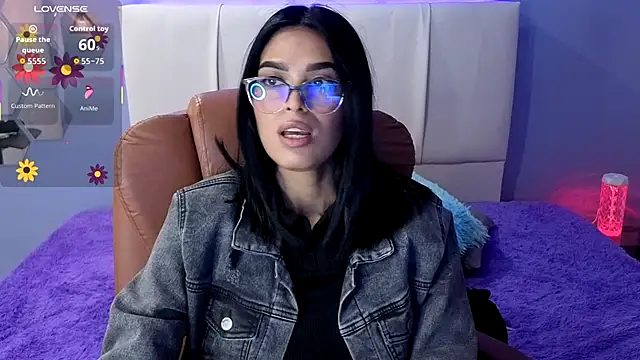 AlessiaVal  online show from September 13, 2025, 3:45 pm