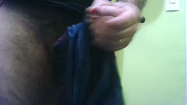 Snapshot of loganwolverine02 chatting on November 27, 2025, 1:35 pm loganwolverine02 online show from November 27, 2025, 1:35 pm