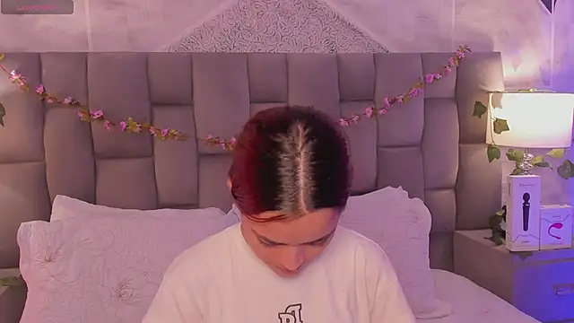 HannaRhodes online show from February 25, 2025, 2:00 pm