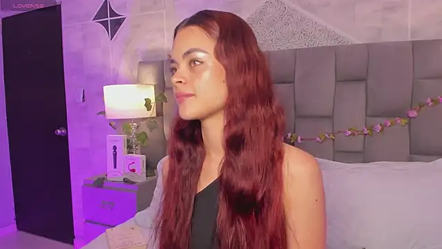 HannaRhodes online show from February 27, 2025, 2:00 pm