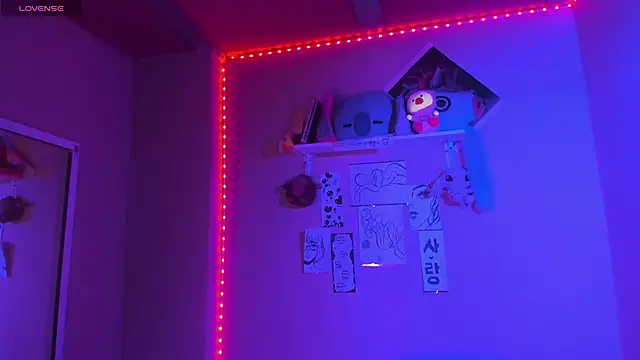 MadelineBenet online show from February 12, 2025, 2:03 am