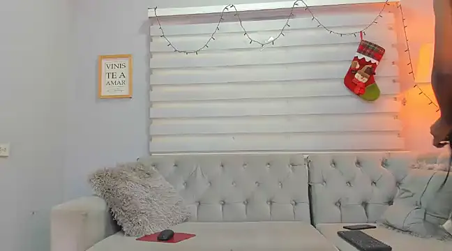 Snapshot of angelica_sexy1 chatting on December 24, 2024, 6:17 pm angelica sexy1 online show from December 24, 2024, 6:17 pm