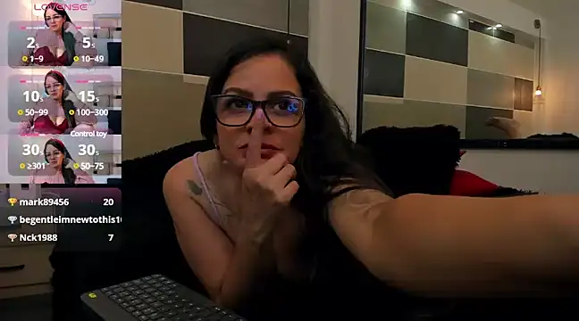 Zara Jackson online show from February 1, 2025, 11:06 pm